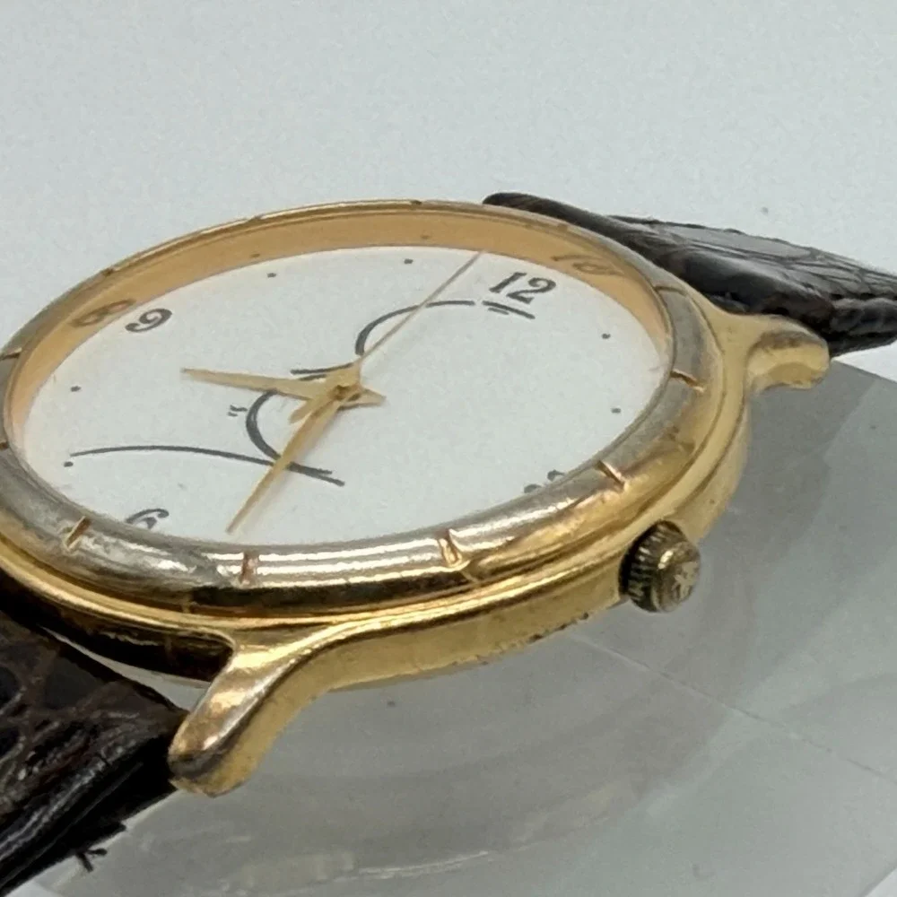 Alfred Hitchcock‎ Logo Image Watches Inc California Japan Movt Gold Tone Watch